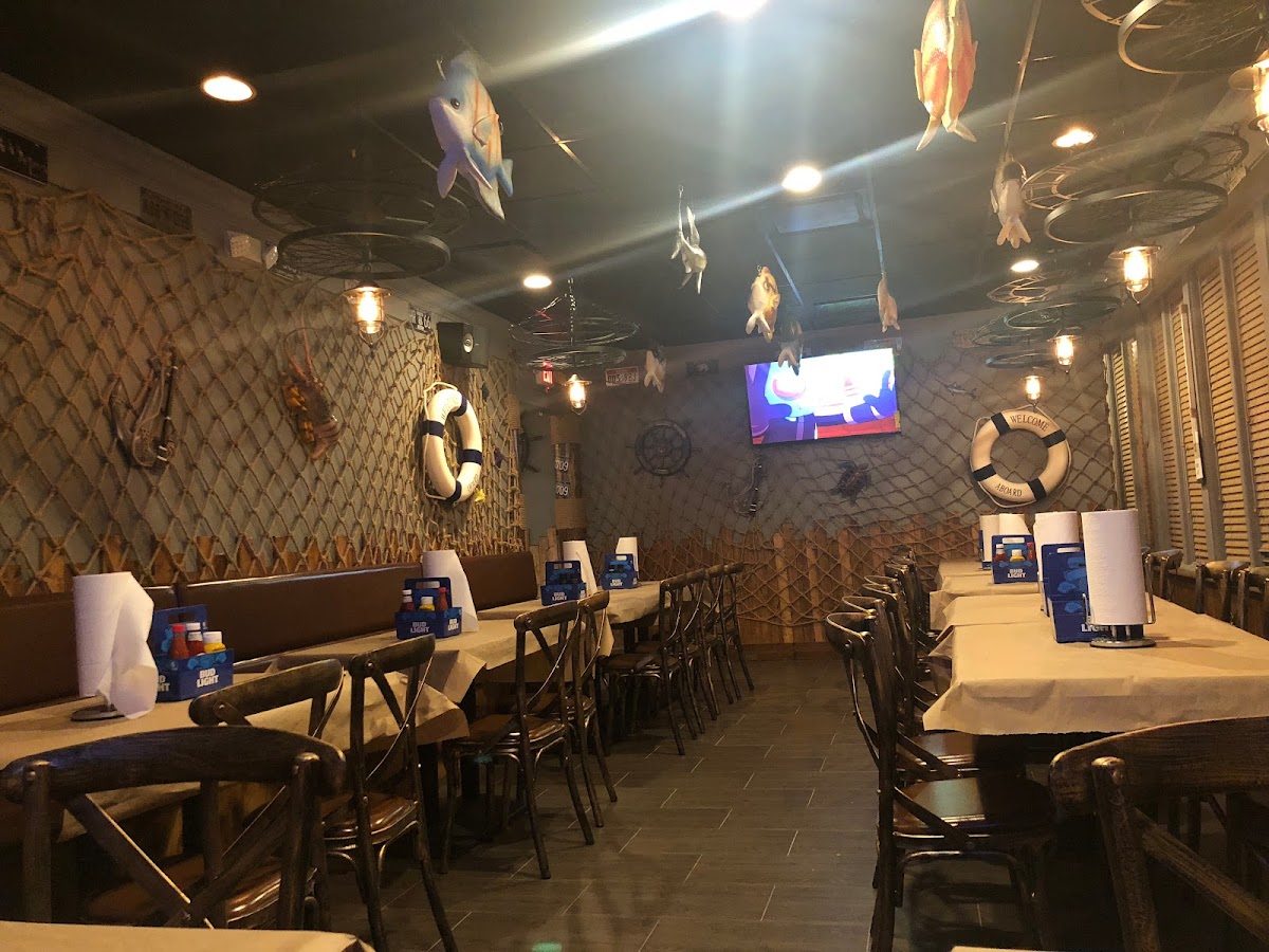 Mr. & Mrs. Crab - Pinellas Park